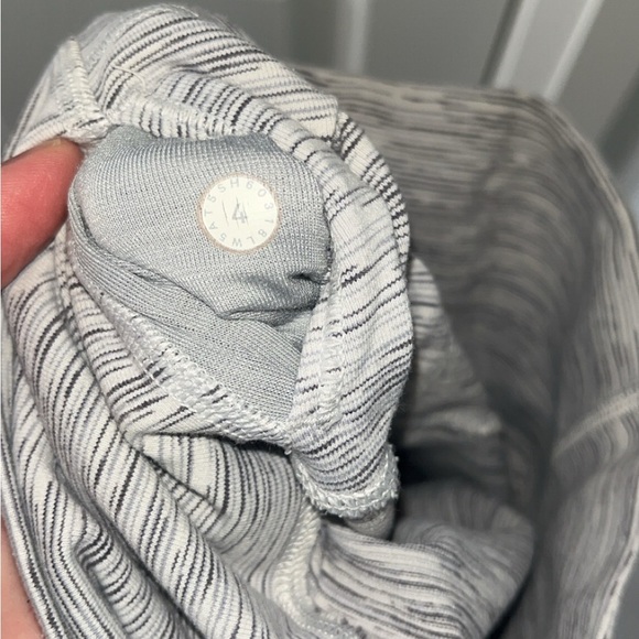 Lululemon Wunder Size 4 Grey - Picture 6 of 6